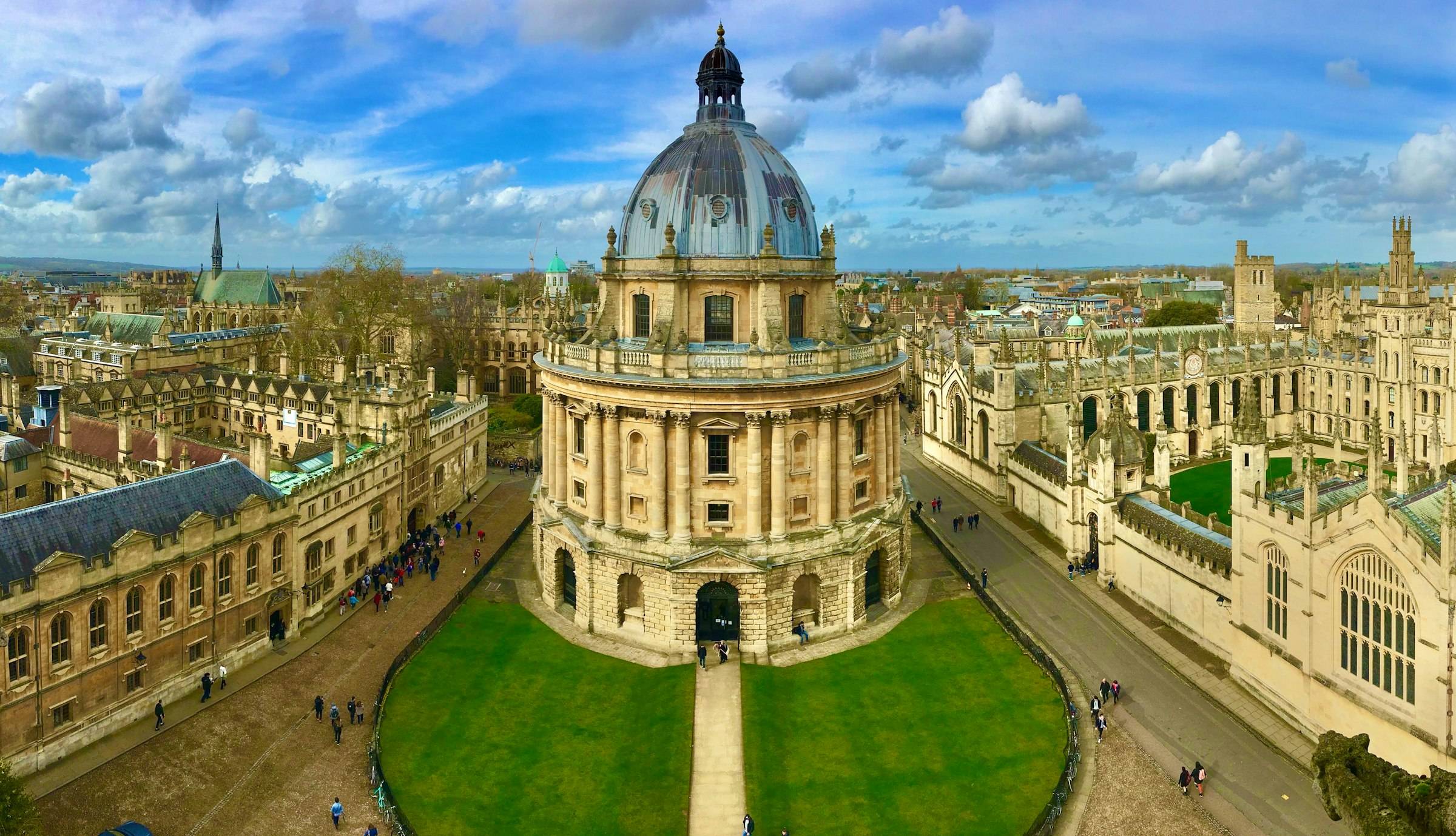 Oxford's Radcliffe Camera and colleges, from above